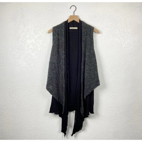 🖤 3/$25 SALE!
Origami by Vivian black and grey lagenlook open front cardigan - Picture 1 of 7